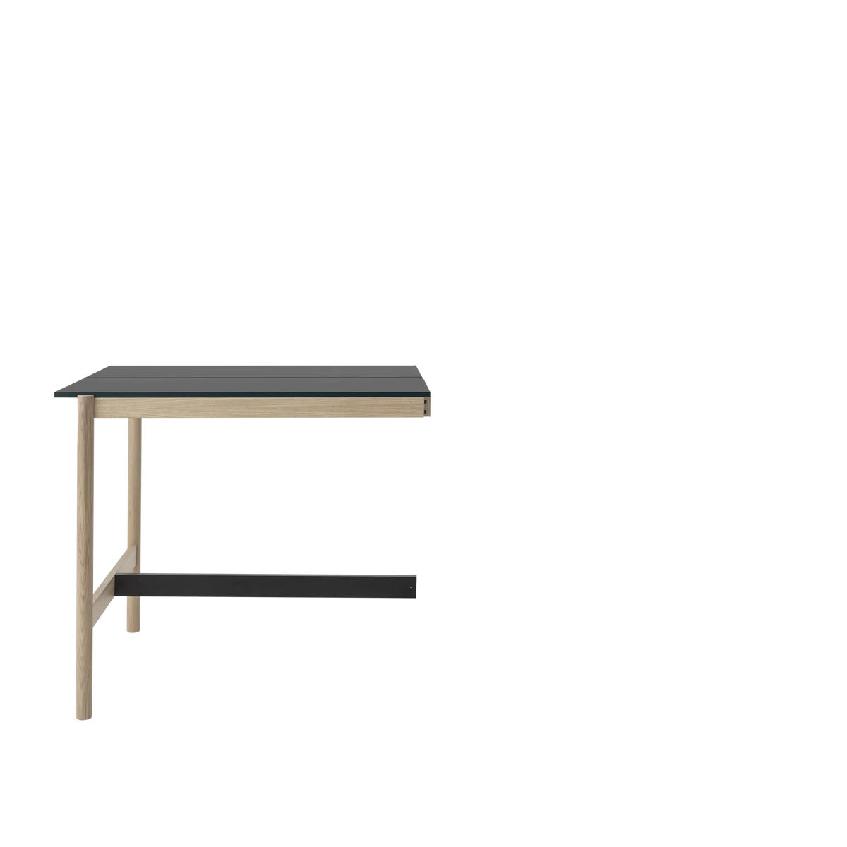 Muuto Linear System endemodul skrivebord. Velg størrelse og utførelse
