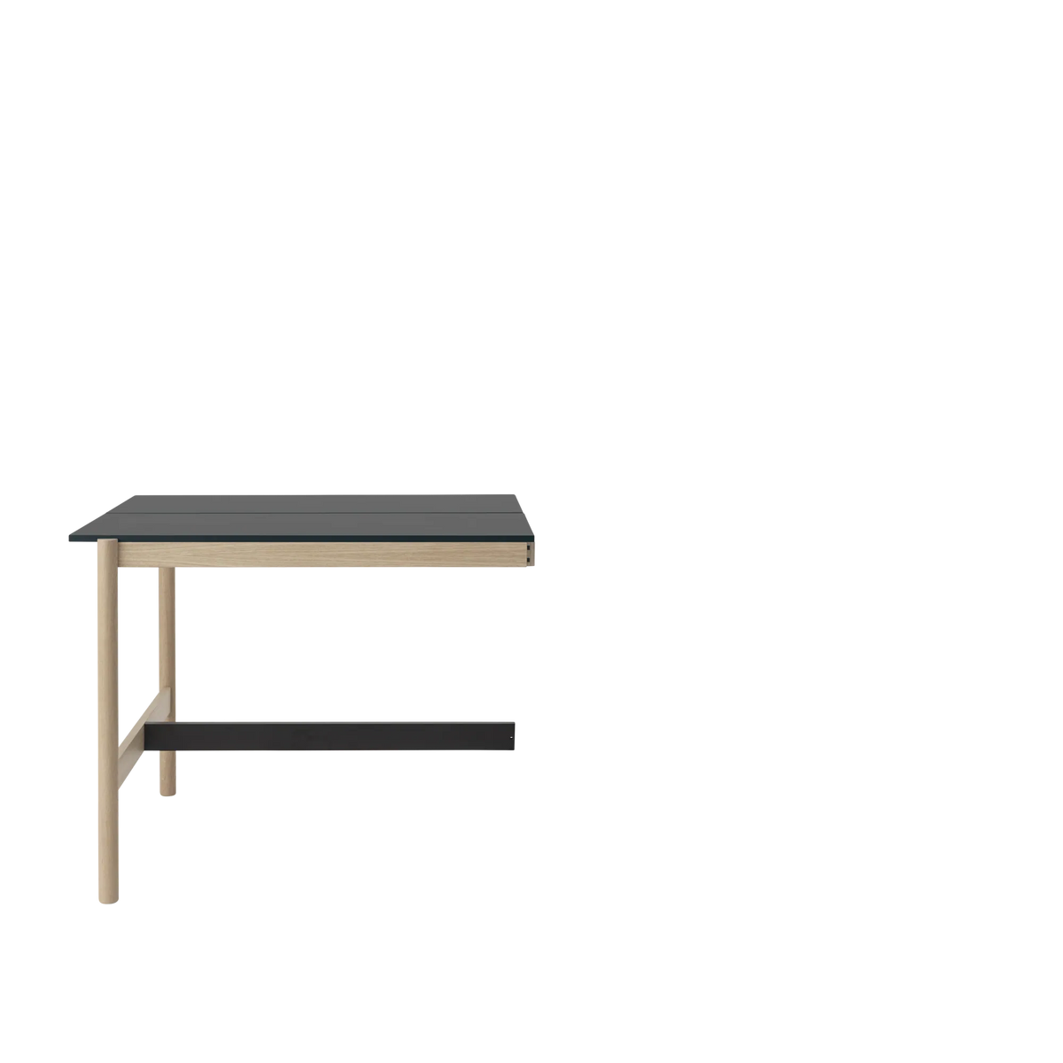 Muuto Linear System endemodul skrivebord. Velg størrelse og utførelse
