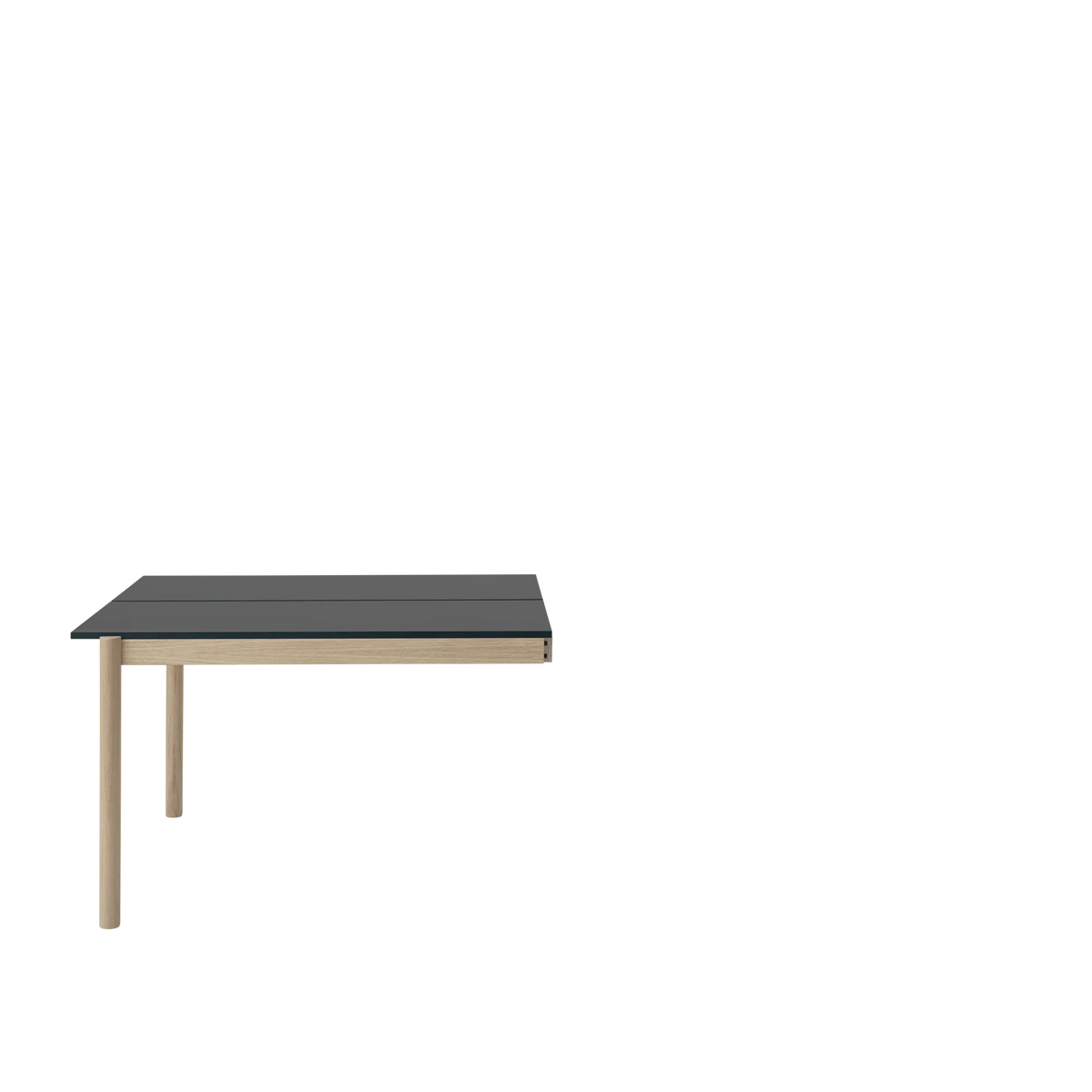 Muuto Linear System endemodul skrivebord. Velg størrelse og utførelse