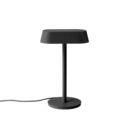 Muuto Linear bordlampe. Black