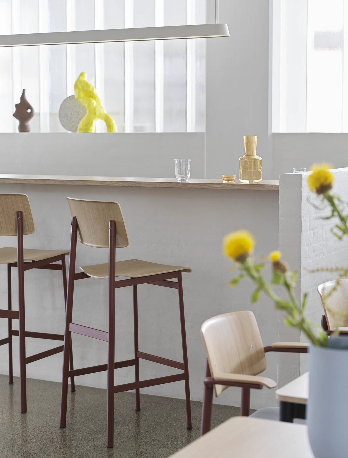 Muuto Loft Counter Stool barkrakk H65, uten polstring. Velg understell, sete og rygg