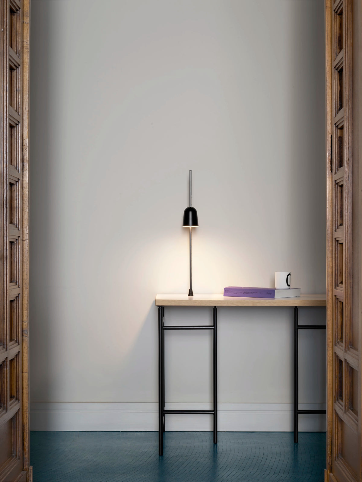 Luceplan Ascent bordlampe med fot