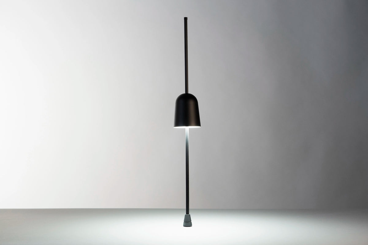 Luceplan Ascent bordlampe med festepinne