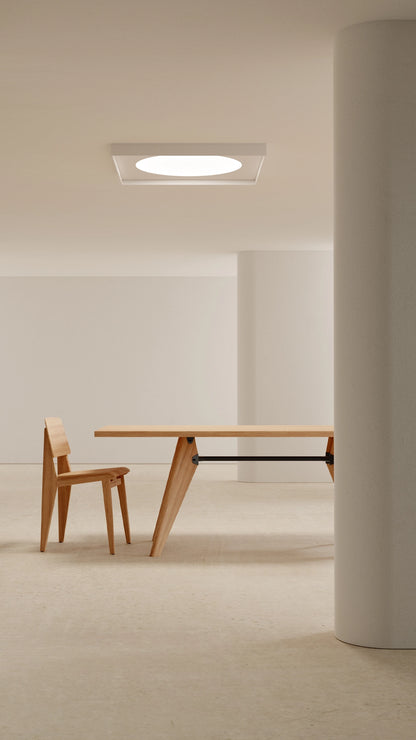 Luceplan Cassette vegg-/taklampe 60×60 cm, høy lysstyrke (3000 K)