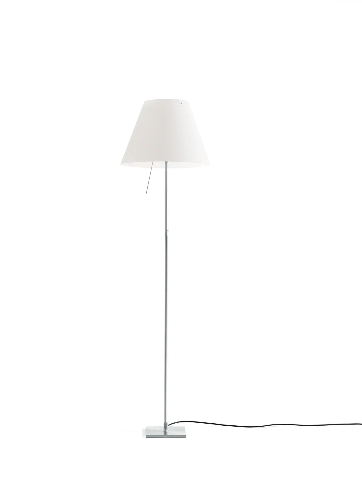 Luceplan Costanza gulvlampe, teleskopisk med av/på-bryter. Velg farge