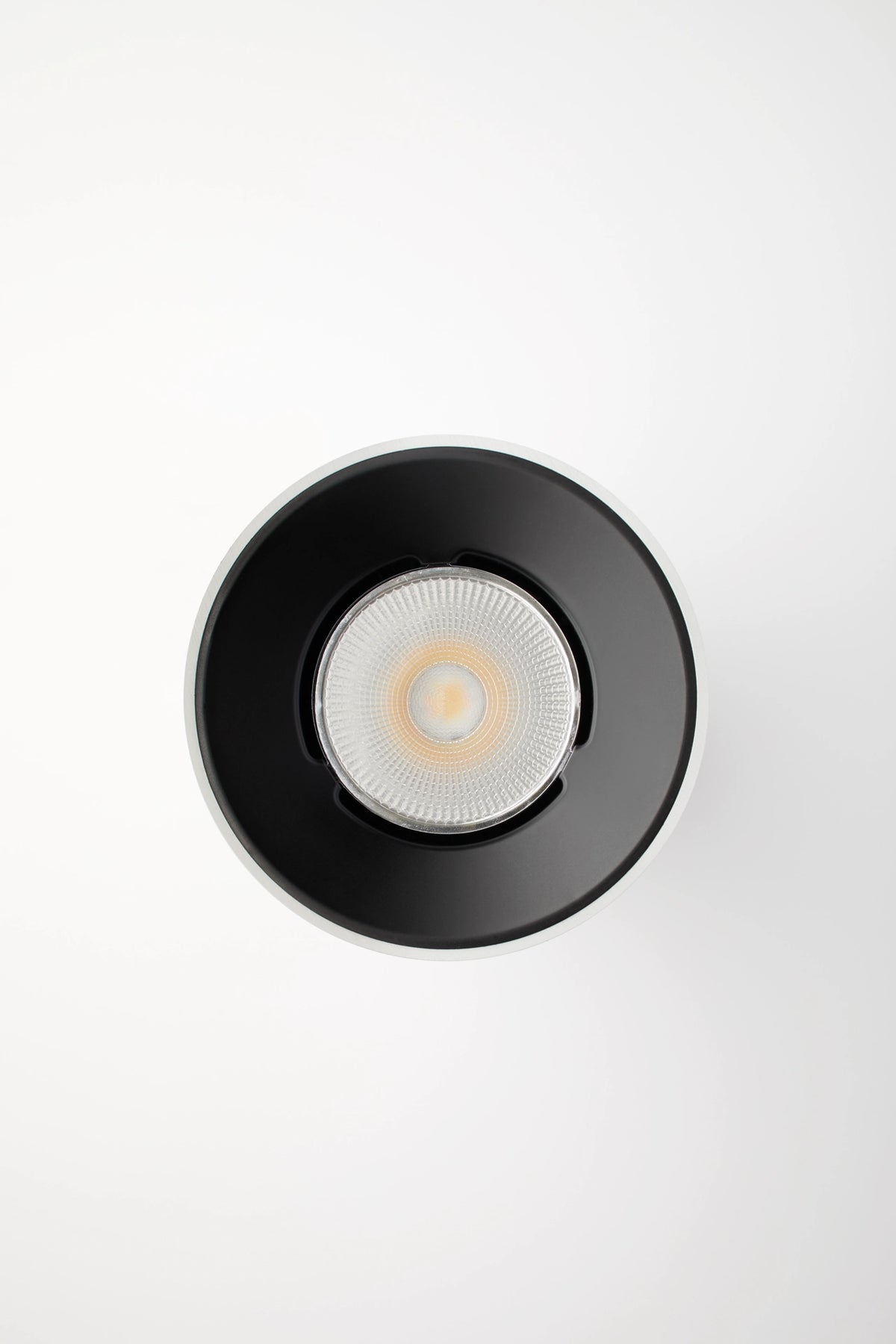 Luceplan E04 pendel Ø 7 cm, direkte/indirekte lys. Velg farge