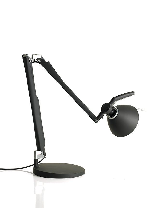 Luceplan Fortebraccio bordlampe. Velg farge