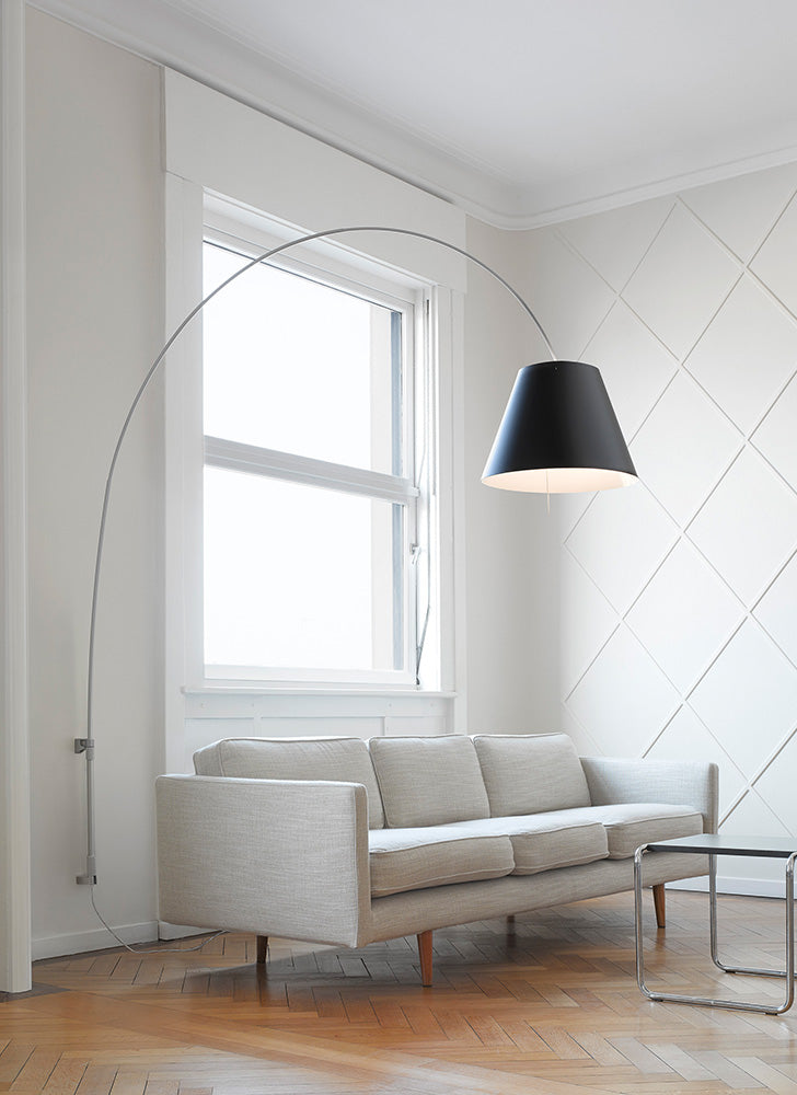 Luceplan Lady Costanza vegglampe, teleskopisk med dimmer. Velg farge