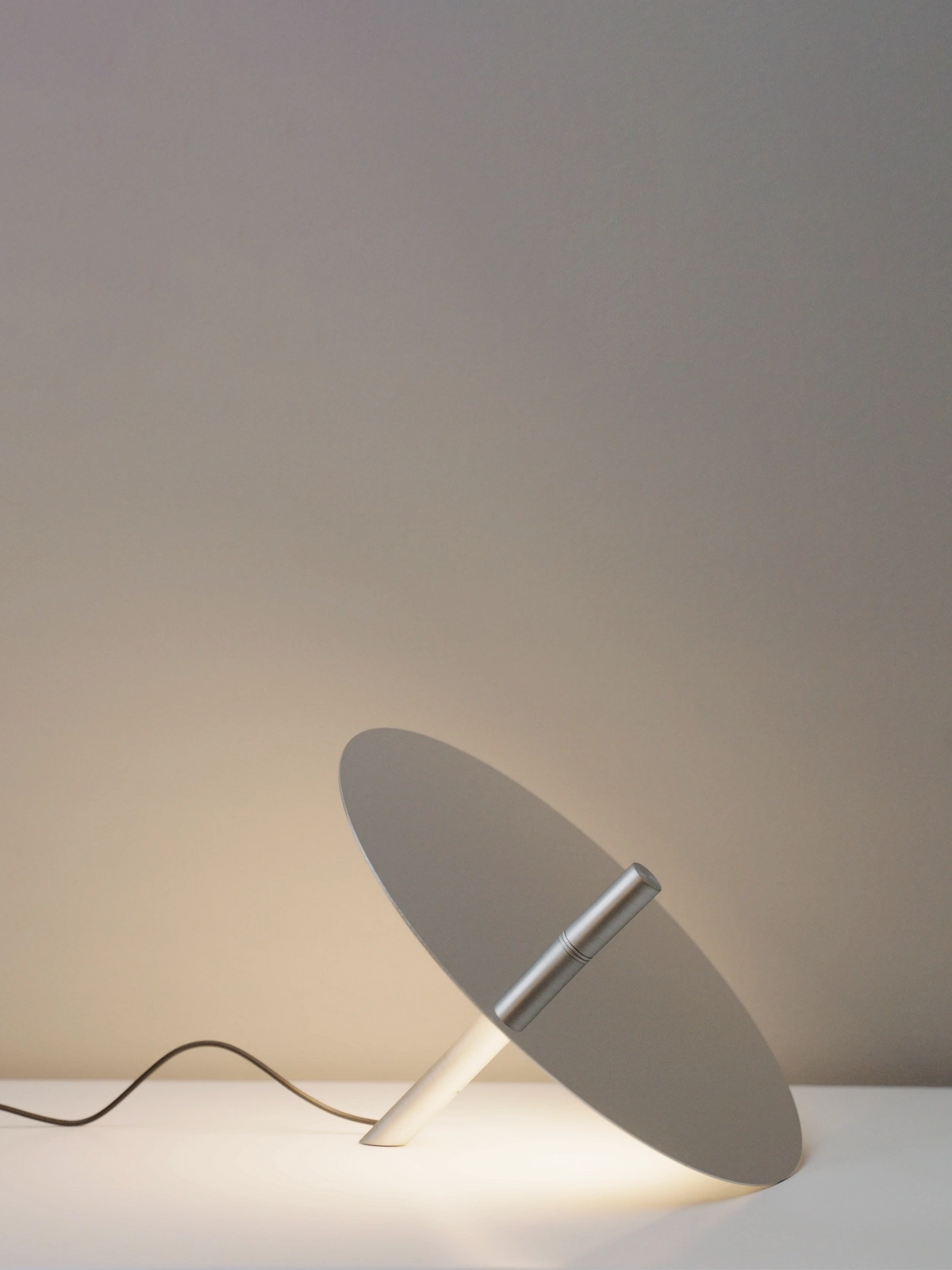 Luceplan Millimetro bordlampe. Velg farge