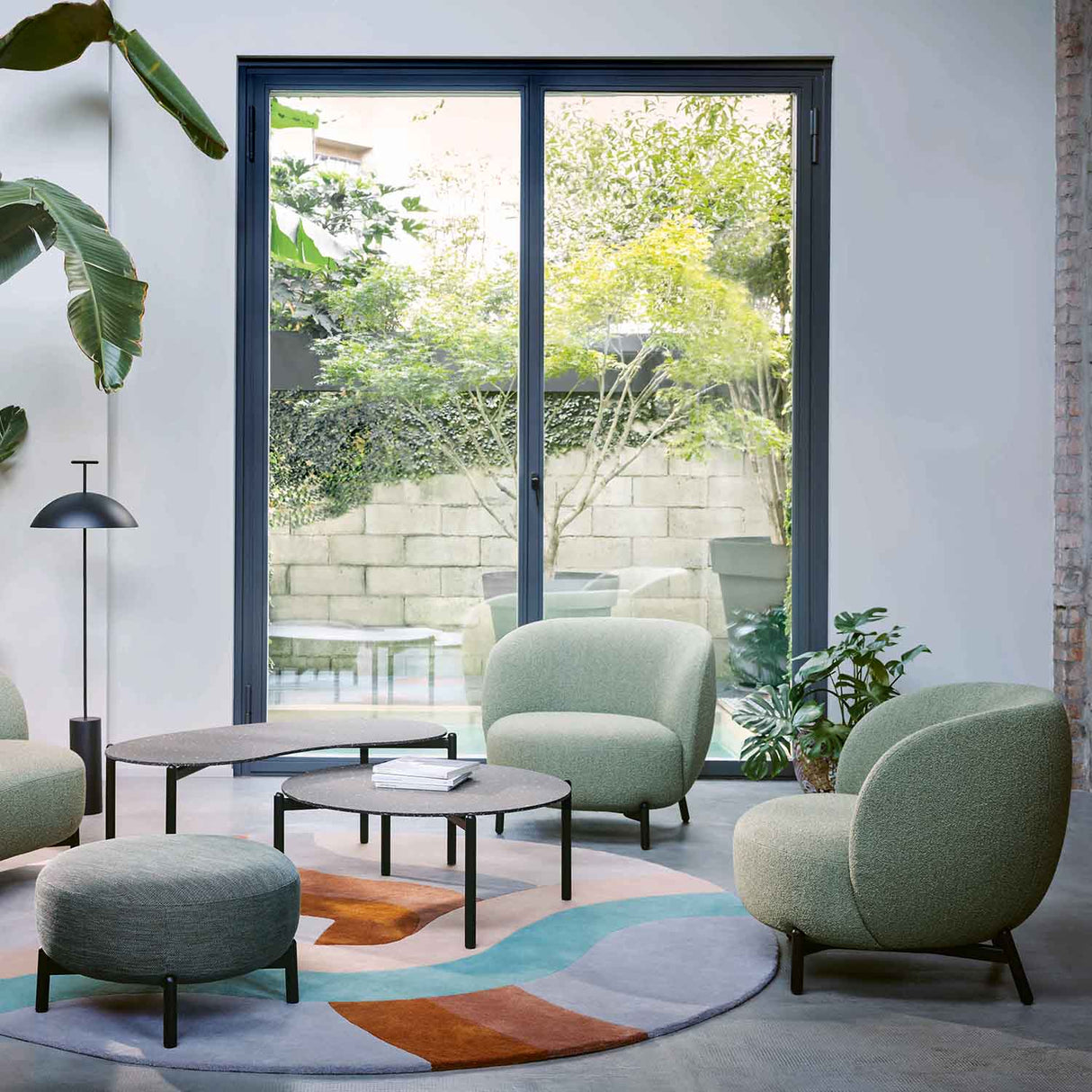 Kartell "Lunam" stoler fra utstillingen vår. 10.000,- pr stk. Må hentes / bringes i Trondheim.