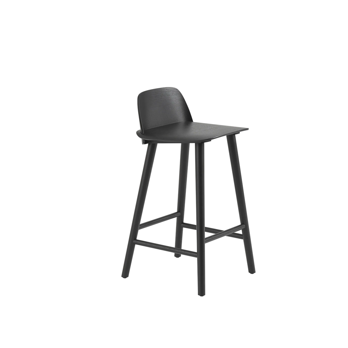 Muuto Nerd Counter Stool barkrakk i tre. Velg farge