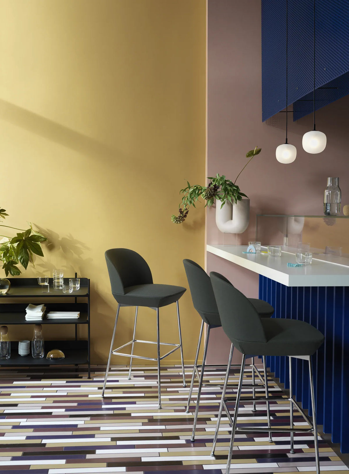 Muuto Oslo Bar Stool barstol H75. Velg tekstil