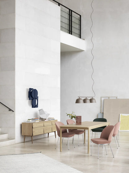 Muuto Linear Wood spisebord i eik. Velg størrelse