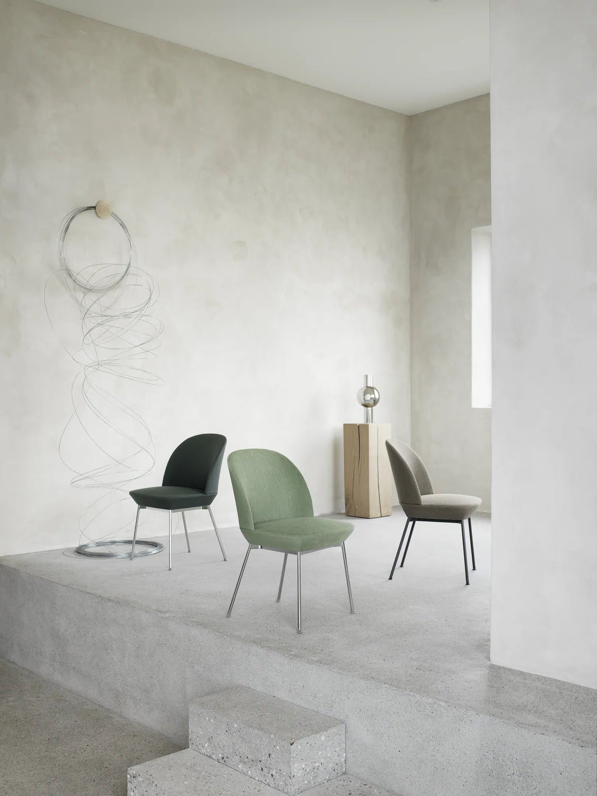 Muuto Oslo Side Chair spisestol. Velg tekstil