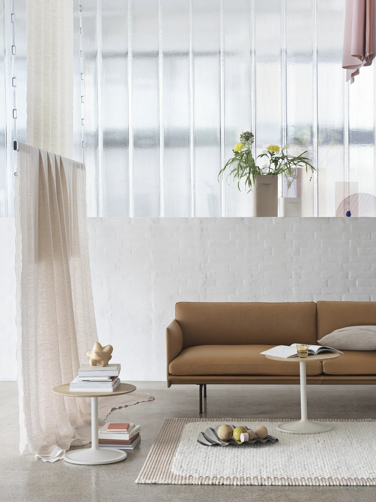 Muuto Wave brett i stål. Steel