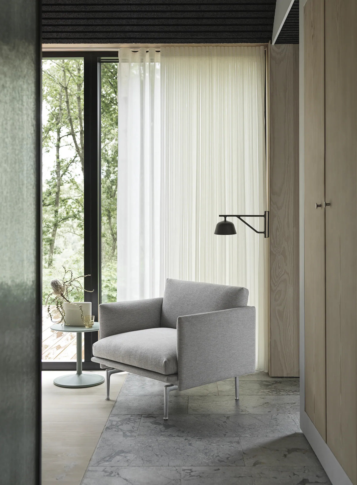Muuto Outline Studio lenestol. Velg tekstil