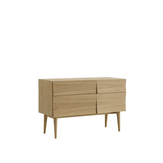 Muuto Reflect skjenk i eik. Velg størrelse og farge