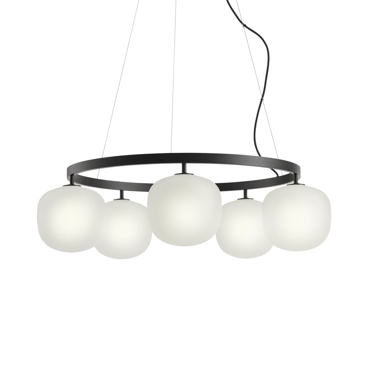 Muuto Rime lysekrone. Velg farge