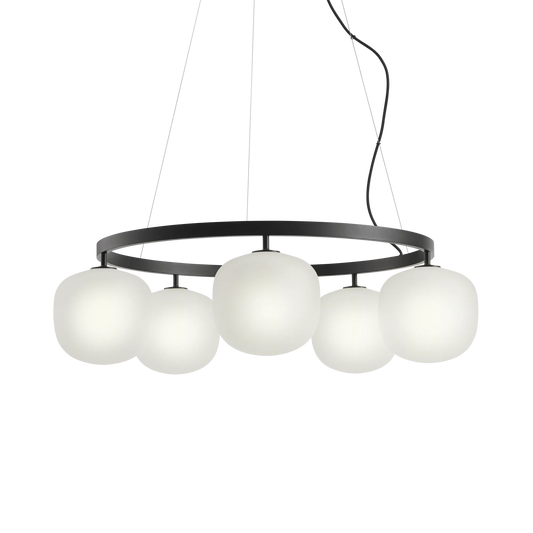 Muuto Rime lysekrone. Velg farge