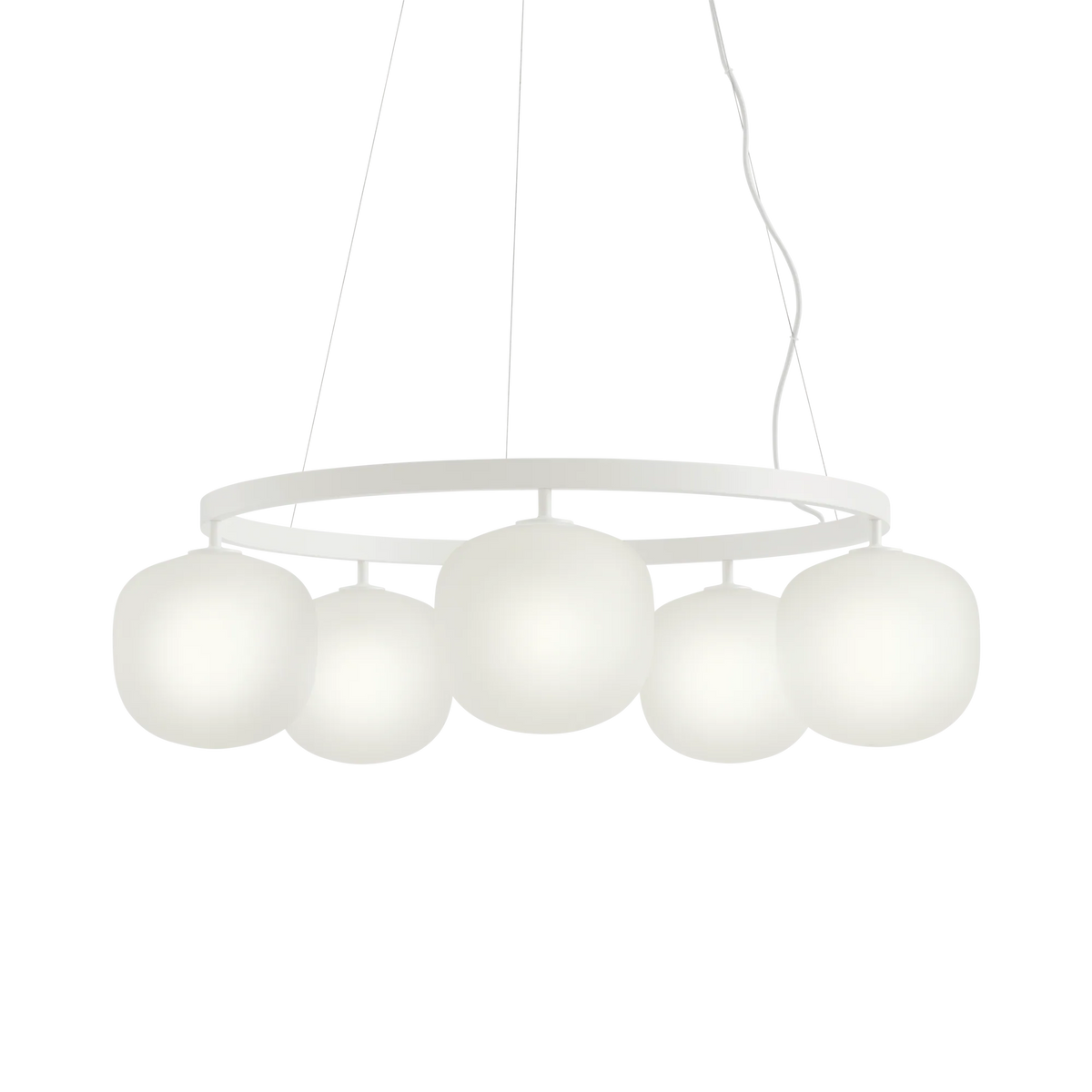 Muuto Rime lysekrone. Velg farge
