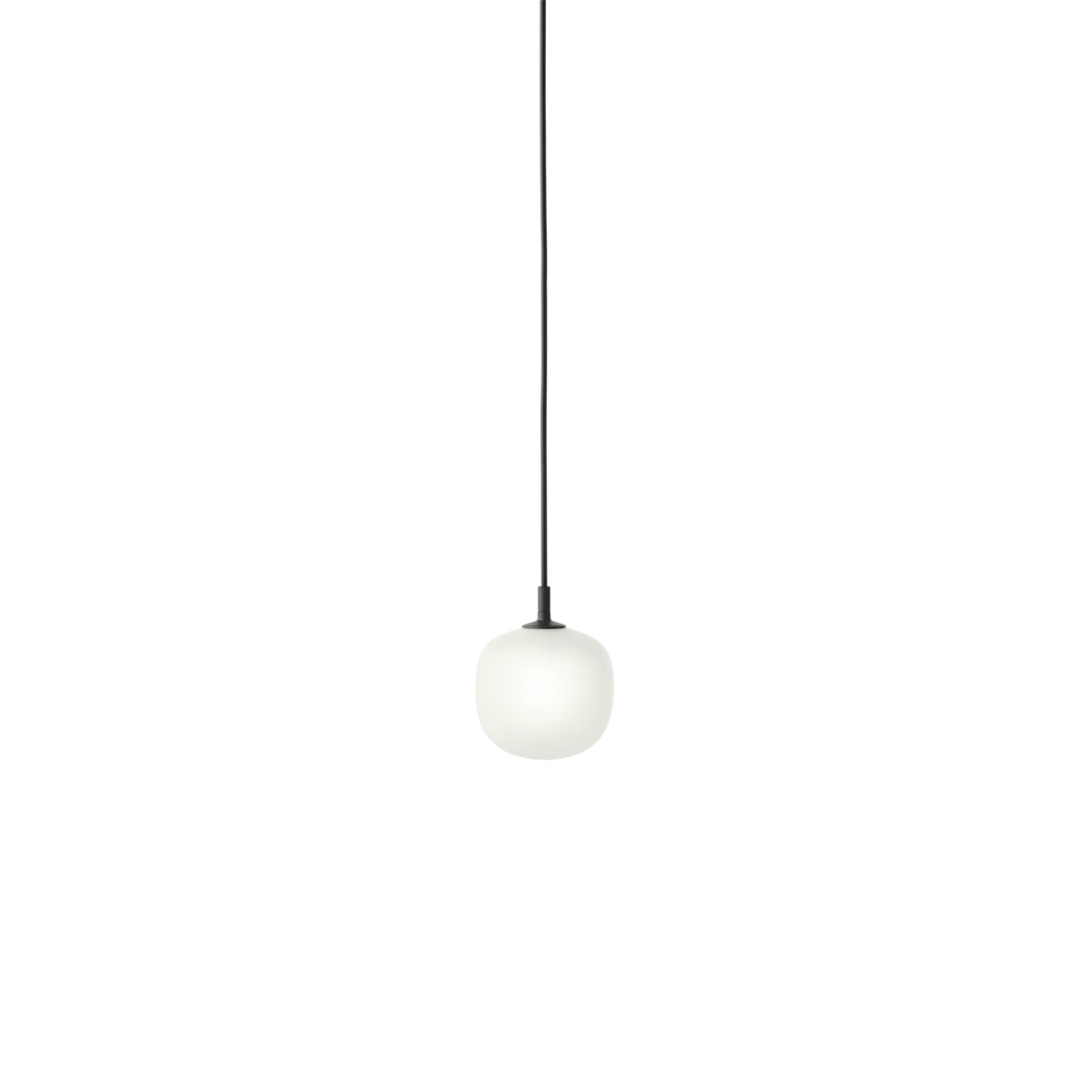 Muuto Rime pendel i glass. Velg størrelse og farge