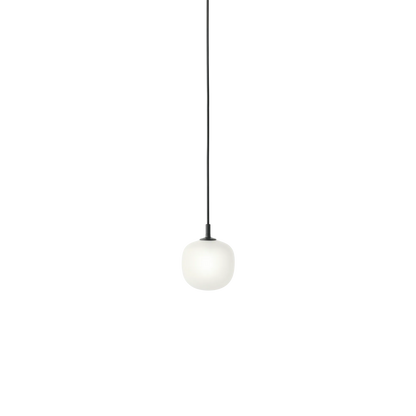Muuto Rime pendel i glass. Velg størrelse og farge