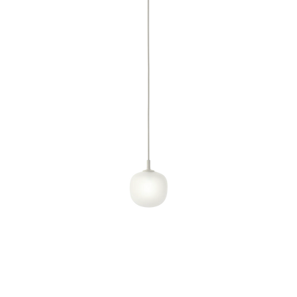 Muuto Rime pendel i glass. Velg størrelse og farge