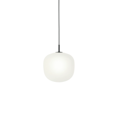 Muuto Rime pendel i glass. Velg størrelse og farge