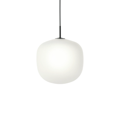 Muuto Rime pendel i glass. Velg størrelse og farge