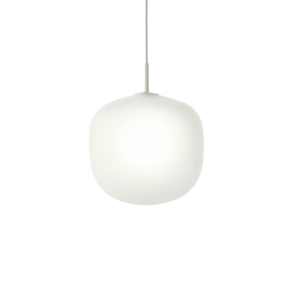 Muuto Rime pendel i glass. Velg størrelse og farge