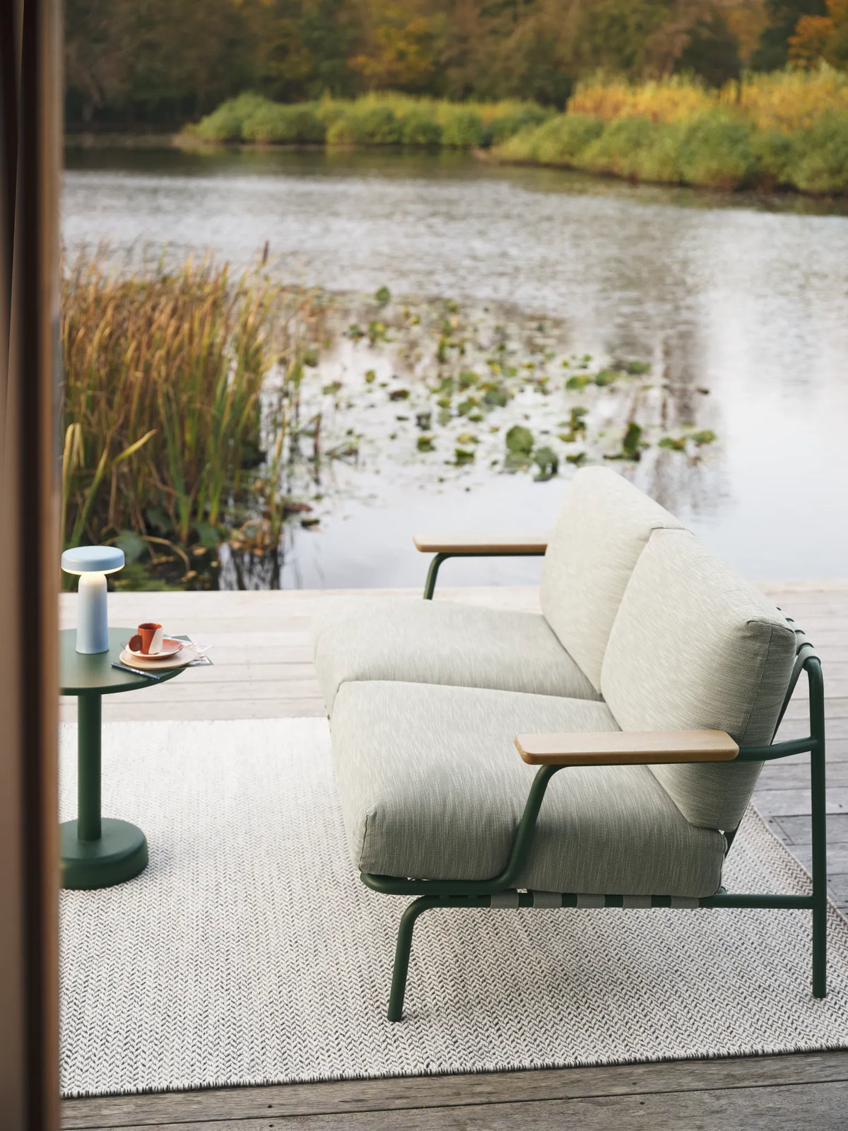 Muuto Ply teppe i resirkulert polyester, inne/ute. Velg størrelse og utførelse
