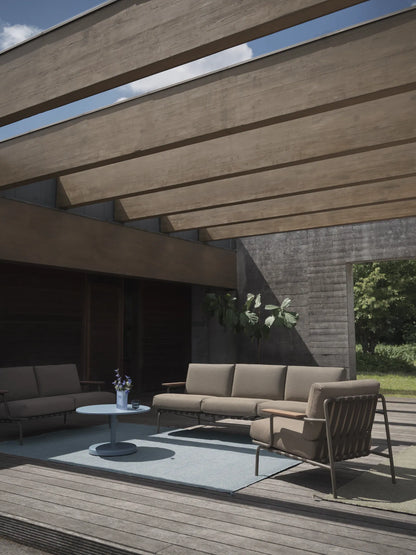 Muuto Settle utesofa 3-seter med armlener. Velg tekstil