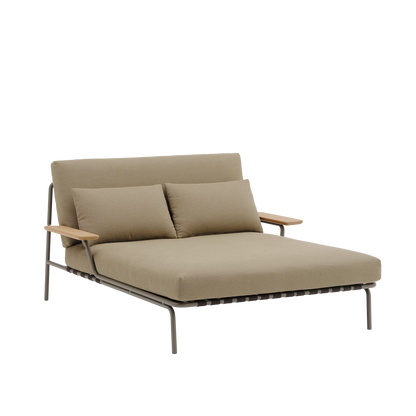 Muuto Settle utendørs daybed med armlene. Velg tekstil
