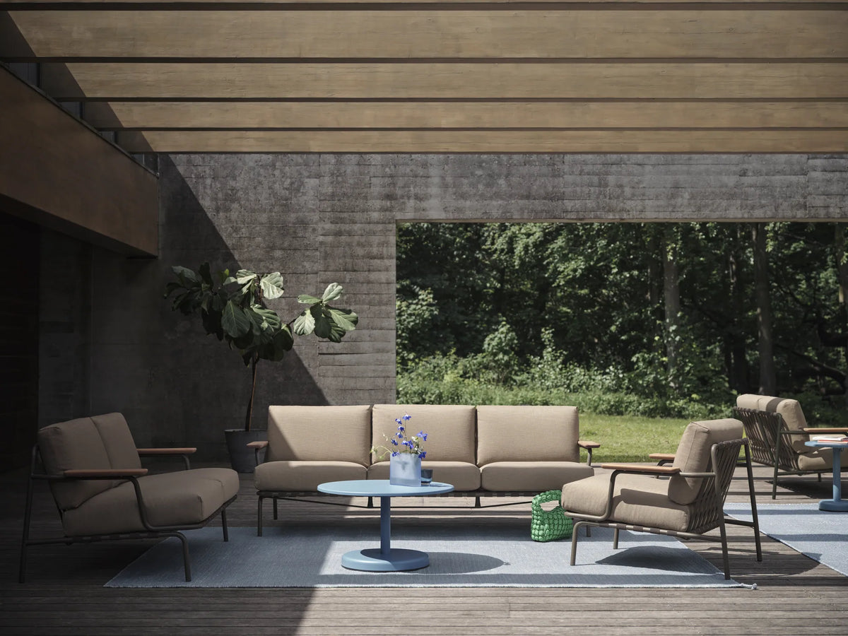 Muuto Settle utesofa 3-seter med armlener. Velg tekstil