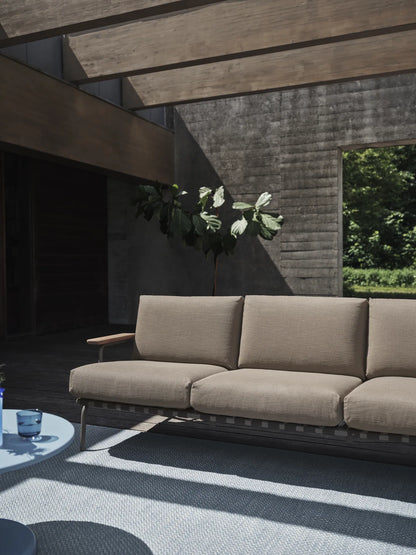Muuto Settle utesofa 3-seter med armlener. Velg tekstil