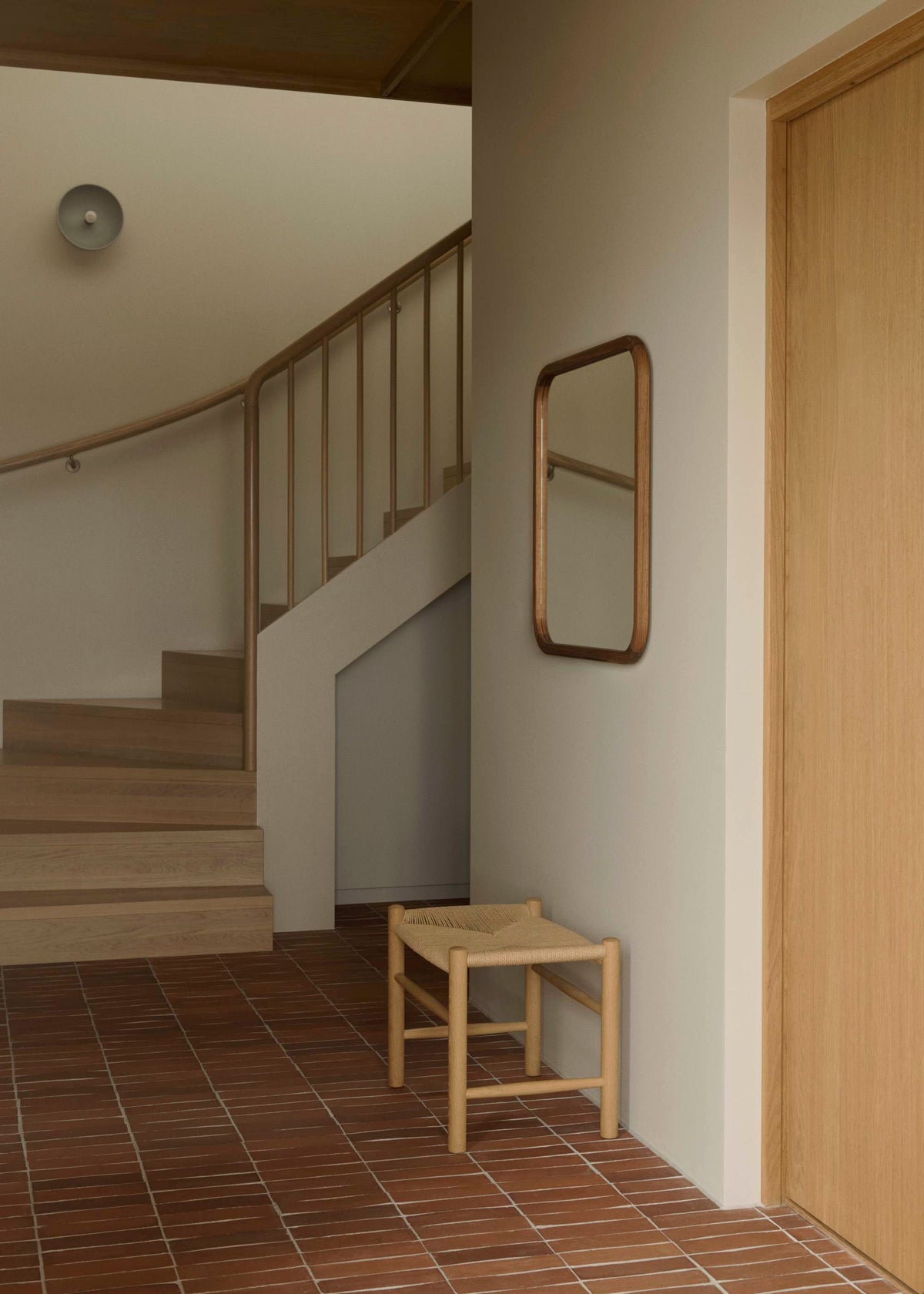 Fredericia Silhouette Mirror 70 × 70 cm. Velg ramme