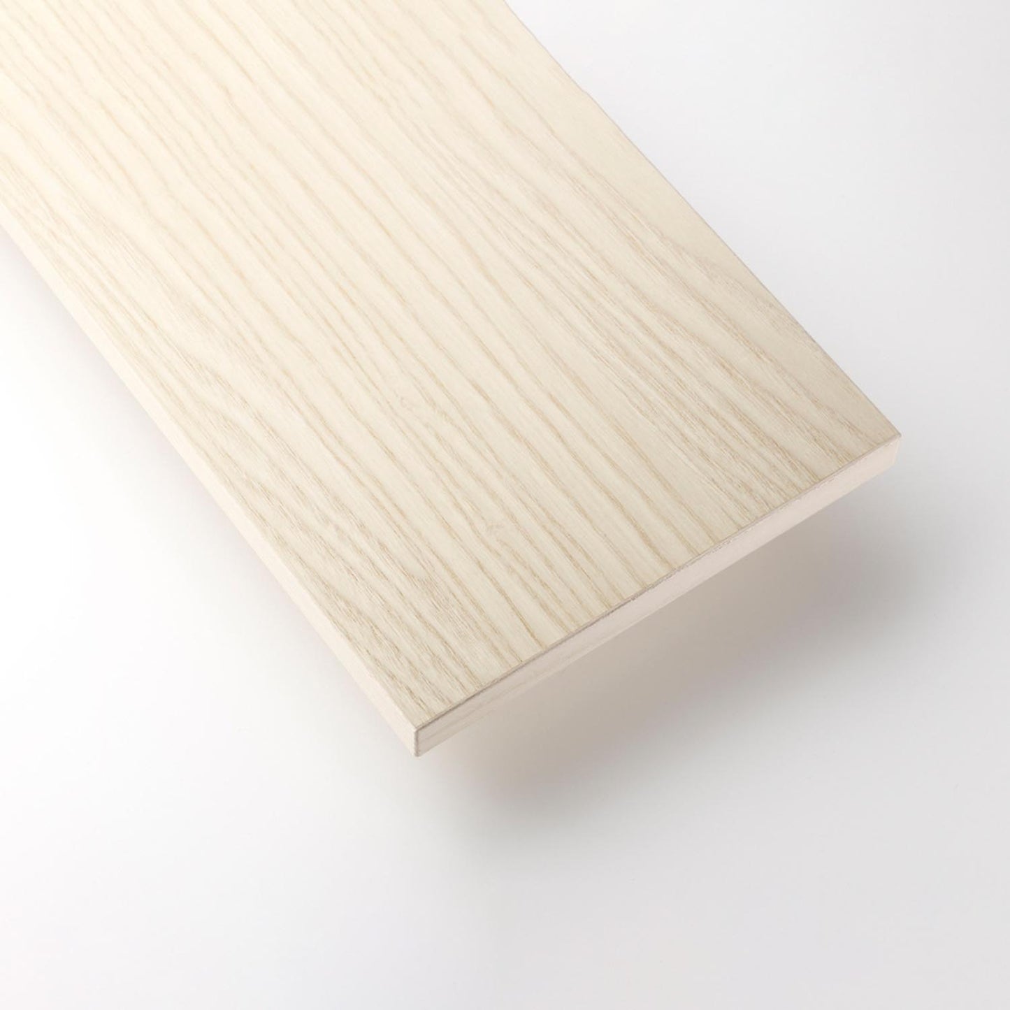 String hyllepakke. 3.pk hyller 78 x 20 cm, i ask. Bestillingsvare.