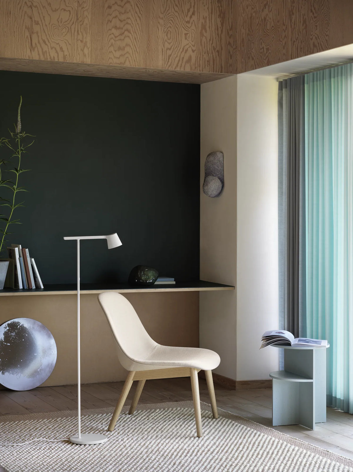 Muuto Tip gulvlampe. Black