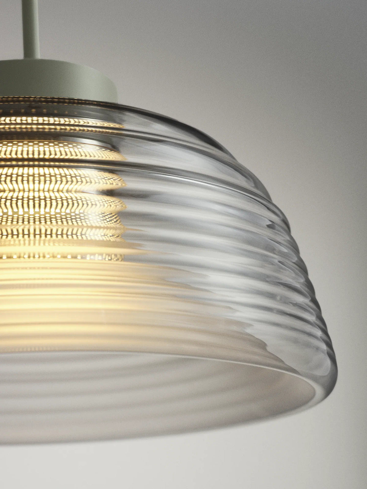 Muuto Two-Layer pendel i glass. Velg farge