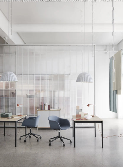 Muuto Under The Bell pendel. Velg størrelse og farge
