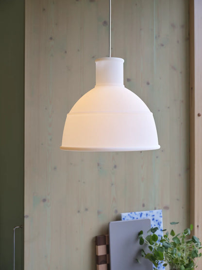 Muuto Unfold pendel i silikon. Velg farge