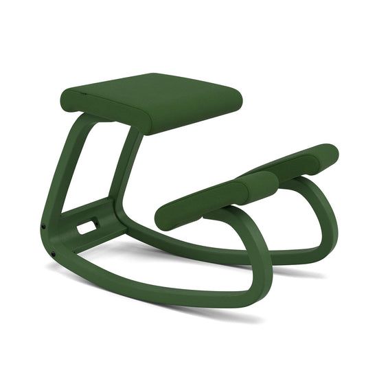 Varier Variable monokrom knestol i Forest. Bestillingsvare.