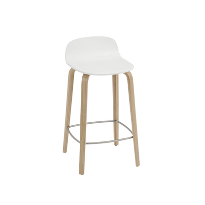 Muuto Visu Counter Stool barkrakk H65 med trebein, uten polstring. Velg sete og glidere