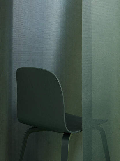 Muuto Visu Chair spisestol med trebein, uten polstring. Velg sete og glidere
