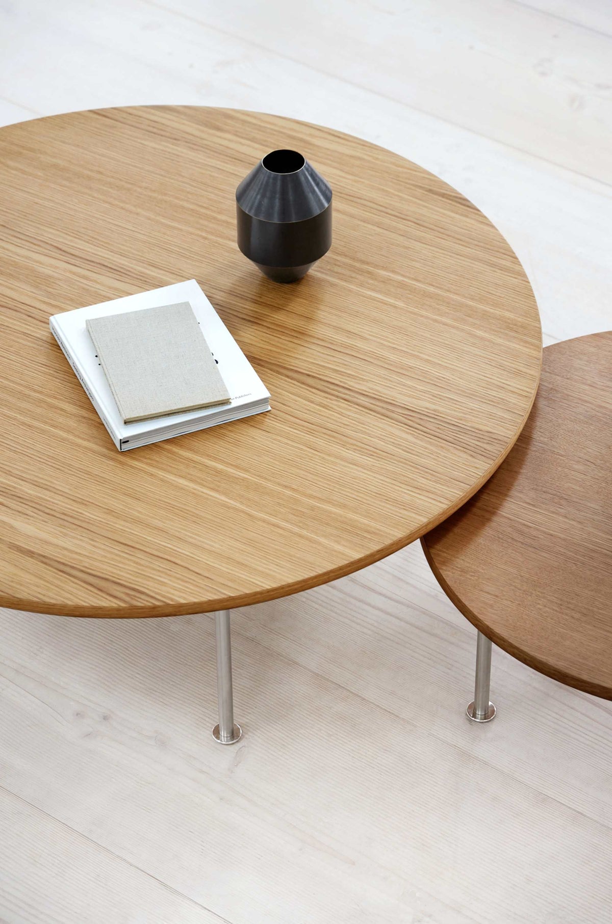 Fredericia Wegner Ox Table Ø120 cm. Velg understell og treverk