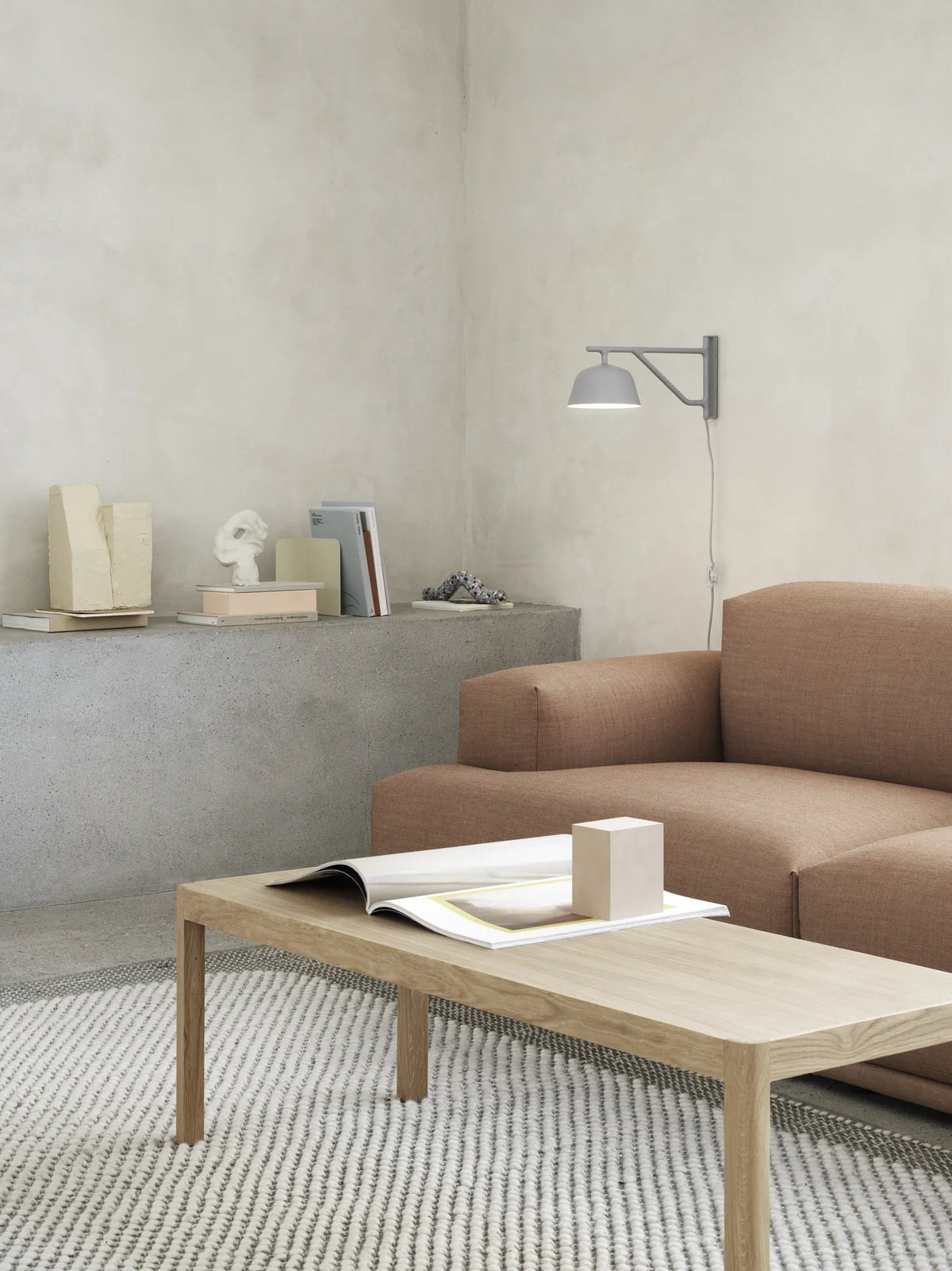Muuto Ambit vegglampe. Velg farge