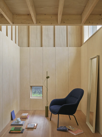 Muuto Post gulvlampe. Velg farge