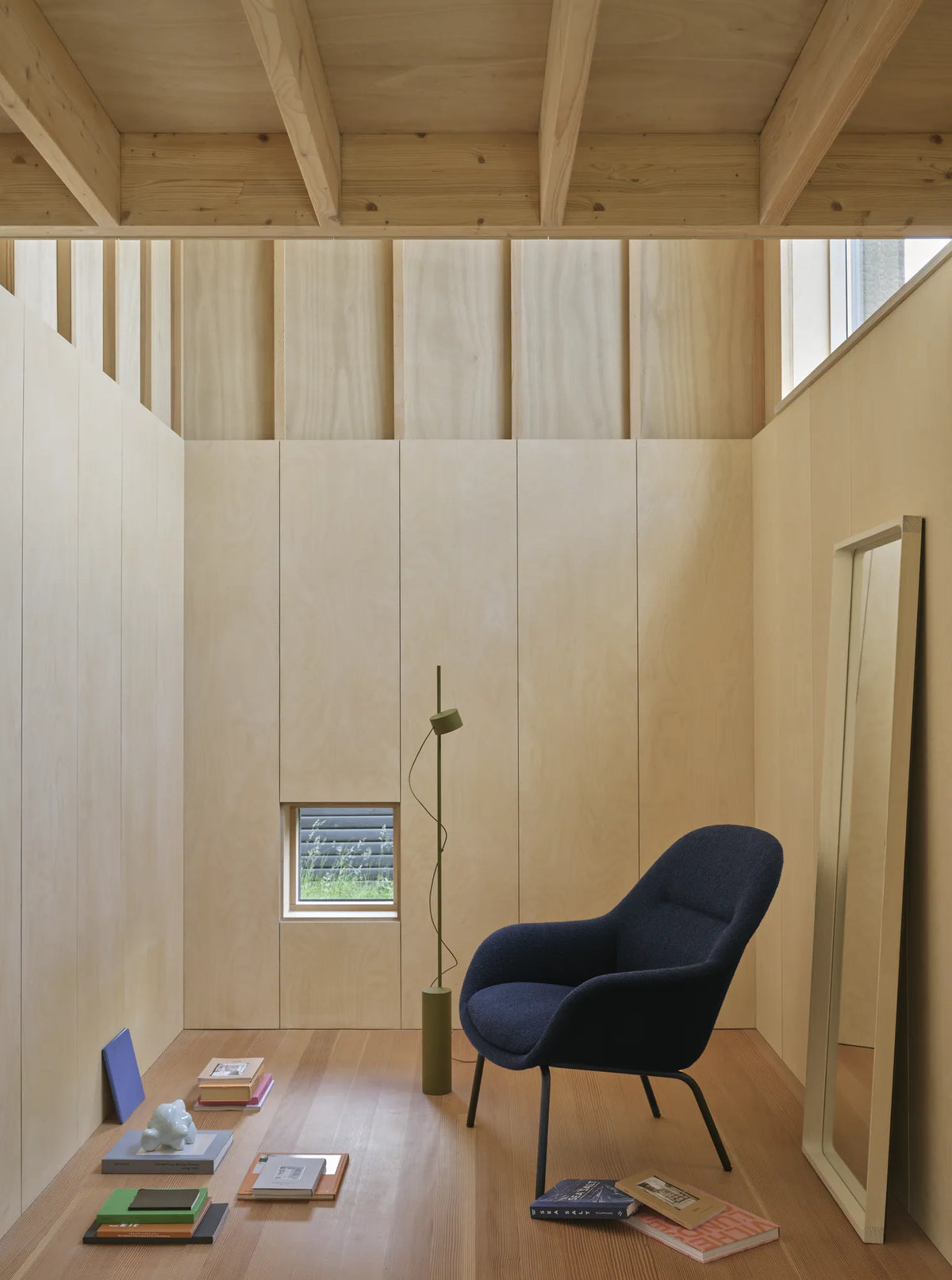 Muuto Post gulvlampe. Velg farge