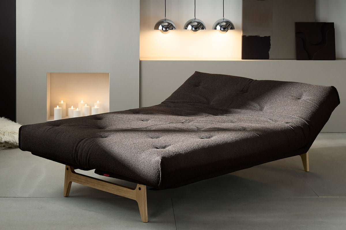 Innovation Living Aslak sovesofa i Taura Chocco, hvilestilling