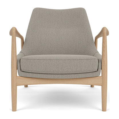 Audo Copenhagen The Seal Lounge Chair lenestol, lav rygg. Velg tekstil og treverk